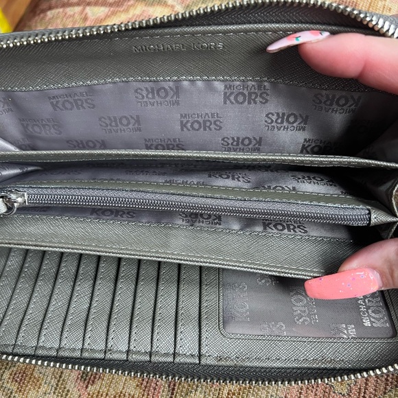 Michael Kors Gunmetal Wallet NWOT - Picture 6 of 6
